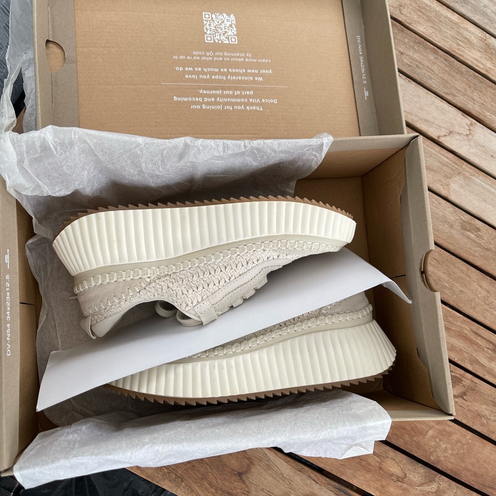 Dolce Vita Dolen Sneaker In Sandstone US 6 / Sandstone / Regular